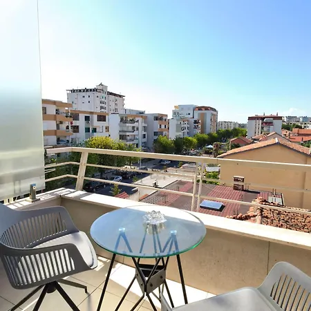 公寓 Central Apartment Shkoder